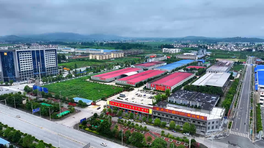 【秦洋长生酒业】助力颗粒归仓，8月31日起秦洋长生酒业免费给农户提供晒谷场